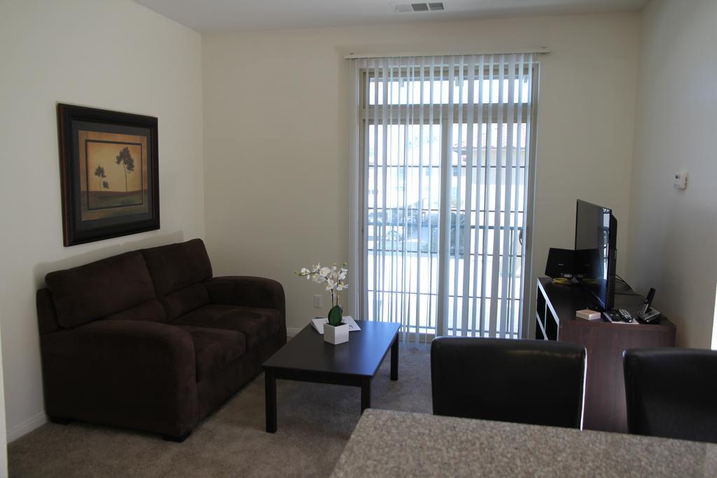 On-Base Suites Fort Irwin Buitenkant foto